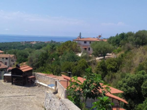 Orto sul mare: comoda casina nel verde